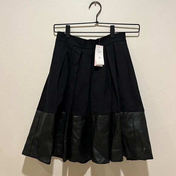 Banana Republic Dresses & Skirts - NWT Banana Republic Black Faux Leather Hem Skirt - Women’s Size 00 Petite